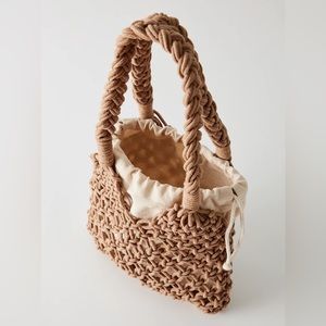 Aritzia Main Character straw bag